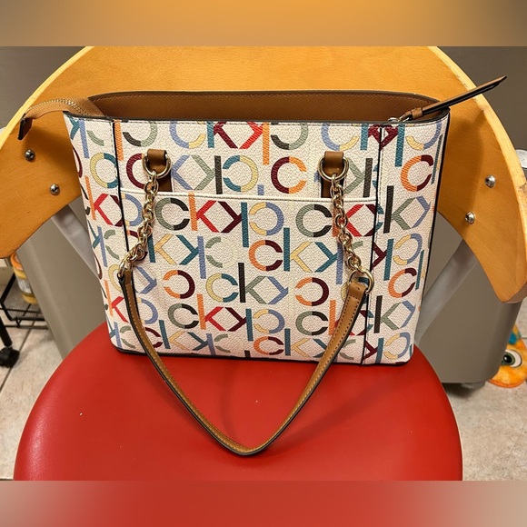 ✨✨ Calvin Klein Purse + Card Holder + Dust Bag ✨✨ - Picture 4 of 9